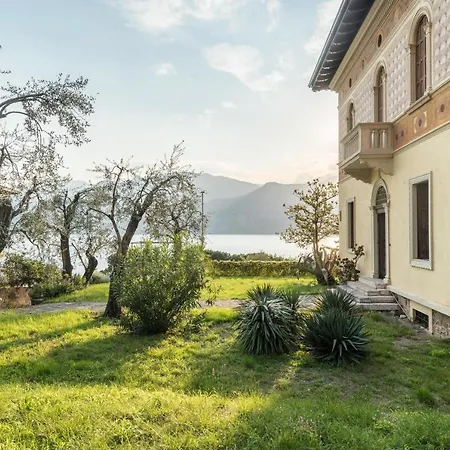 Gelmi Front Villa Malcesine