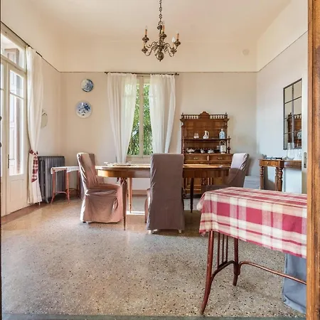 Gelmi Front Villa *