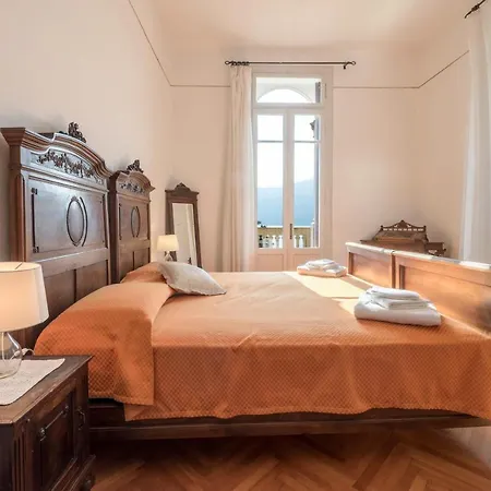 Gelmi Front Villa *